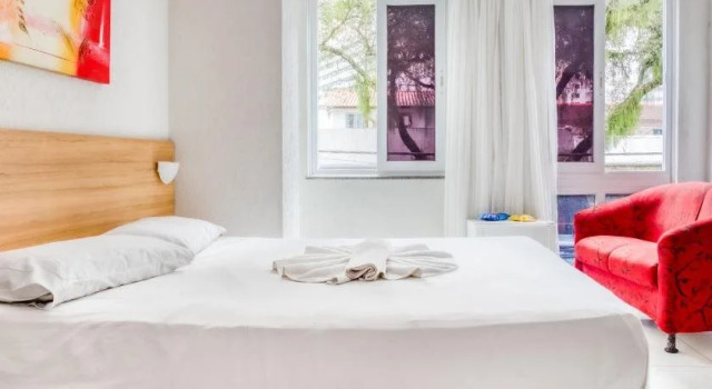 Hotel Santiago, Забронировать Отель Politeama Сальвадор