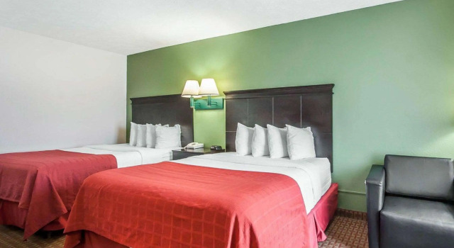 Четырёхместный номер Standard Quality Inn Savannah South