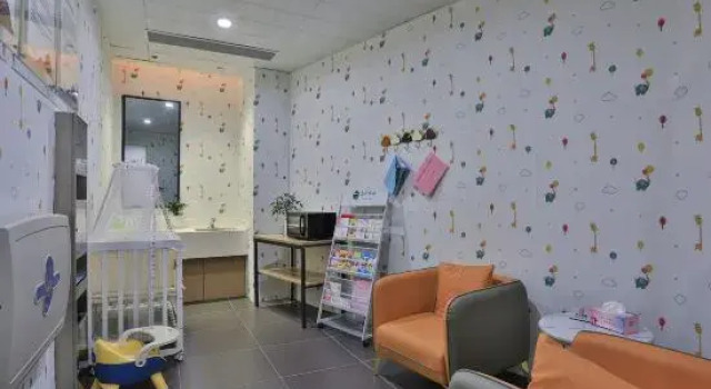 Cloud and straw meet the building block hotel, Reservar Hotel Lishui 