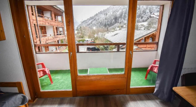 Студия L'Enchalpe, Grand et lumineux studio avec coin montagne 4-6 pers, 60m des pistes, PISCINE COUVERTE, grand balcon expo EST, DRAPS NON COMPRIS