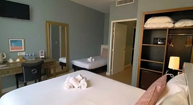 Номер Standard Hotel de lOcéan et restaurant - Coeur de ville