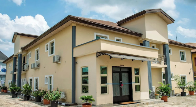 Everland Hotel and Suites, Book Hotel Cheap Hotels in Lagos State