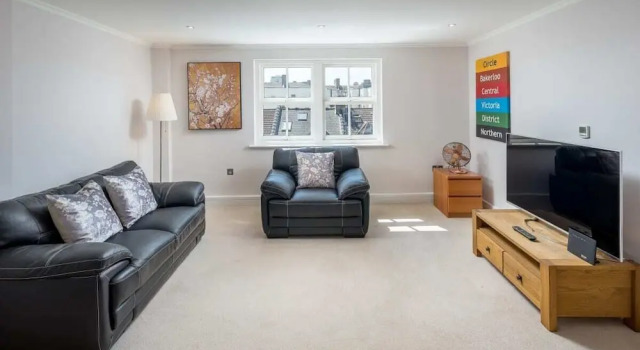 Stylish 1 bed in West Kensington 7mins to Tube, Забронировать Отель Отели Лондона 3 звезды, рядом с Выставочный центр Olympia, 3*
