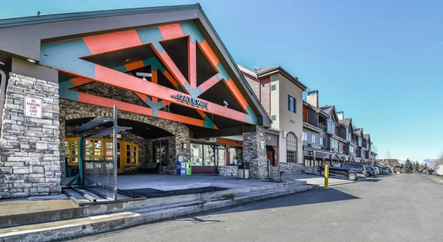 Gateway Lodge 5084