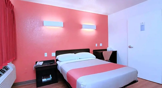Номер Standard Motel 6 Old town Scottsdale Fashion Square