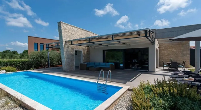 Вилла Modern Villa With Pool, Covered Terrace and sea View