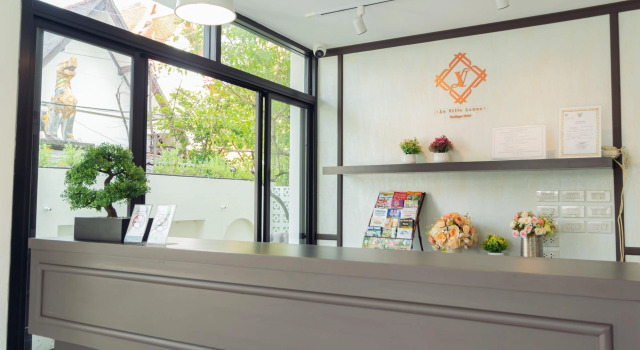 Le ville lanna bouqitue hotel, Забронировать Отель Чиангмай провинция Чианг Май, рядом с Храм Ват-Пхра-Сингх