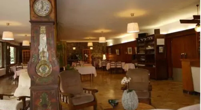Hôtel Le Castelet, Book Hotel Hoteller i Ariège med parkering, Parkering