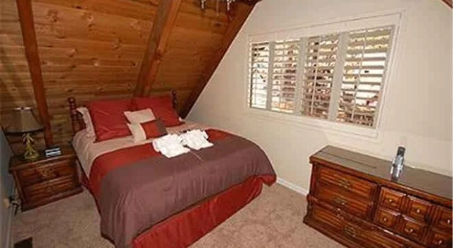 3542 Bobby Grey Circle 3 Bedroom Cabin by RedAwning