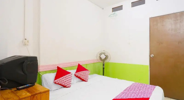 Номер Standard Hotel O Kartika Guest House SyariahNearPantai Stres