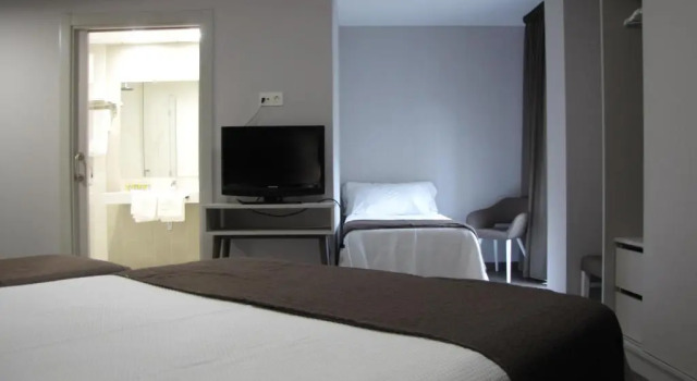 Четырёхместный номер Superior Hotel Ton
