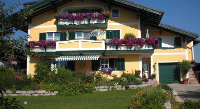 Ferienwohnung Winklhofer, Book Hotel Mondsee 