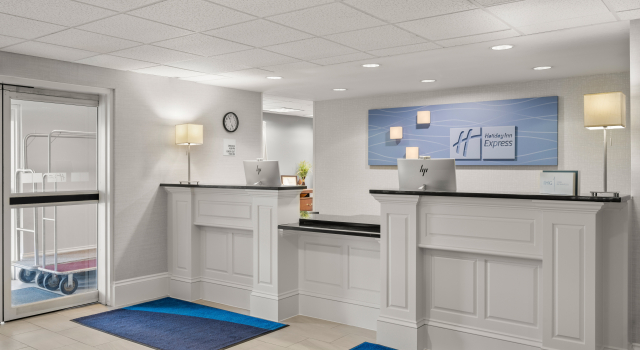 Holiday Inn Express & Suites New Buffalo, MI by IHG, Забронировать Отель Нью-Буффало штат Мичиган, рядом с New Buffalo Railroad Museum