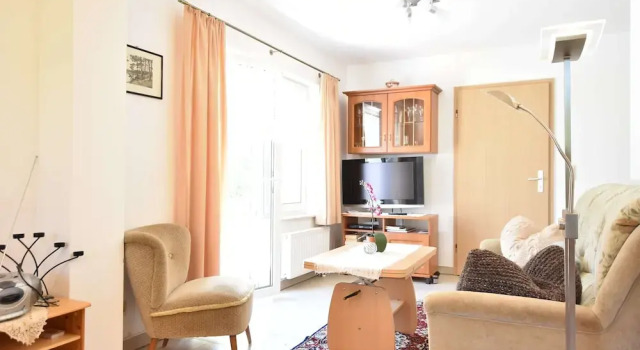 Quaint Apartment in Pepelow near Sea