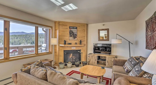 Апартаменты с 2 комнатами с балконом Condo w/ Views & Hot Tub Access in Silverthorne!