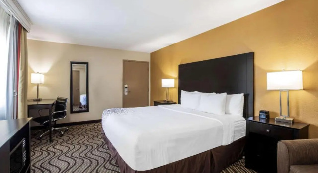 Номер Standard La Quinta by Wyndham Carlsbad - Legoland Area