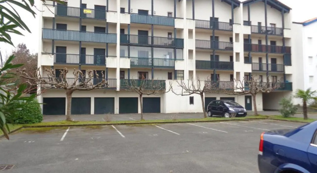 Duplex en Hendaye, Забронировать Отель Отели Андай с парковкой, рядом с Plage des Deux Jumeaux, Парковка
