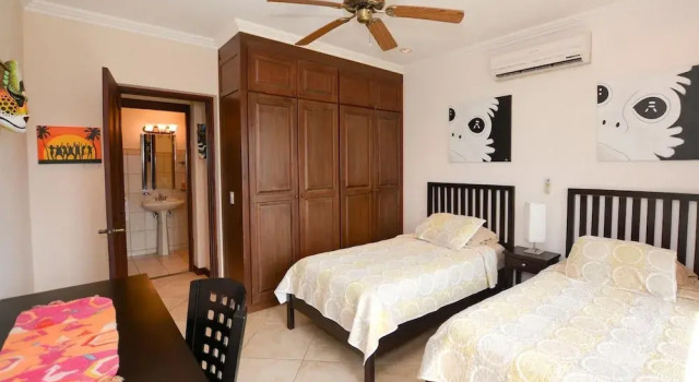 Exquisitely decorated 5th-floor aerie with views of two bays in Flamingo, Buchen Sie Hotel Flamingo Guanacaste
