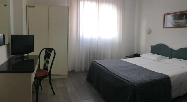 Standard Dreier Zimmer Hotel Capitol