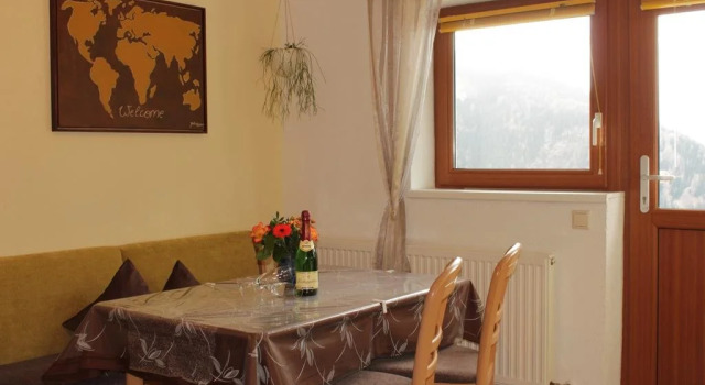 Haus Gertrud, Rezerwuj Hotel Hotele w Tyrol z parkingiem, Parking