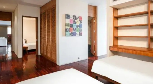 Кровать в общем номере с 6 комнатами Villa Viman