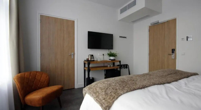 Двухместный номер Deluxe с балконом Hotel Inn Naeldwyk-Torenburg