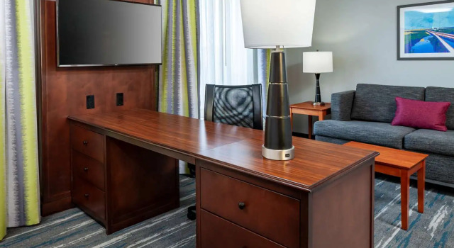 Люкс Hampton Inn & Suites Mobile I-65@ Airport Boulevard