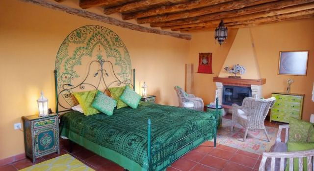 Suryalila Retreat Centre, Buchen Sie Hotel Villamartín Andalusien