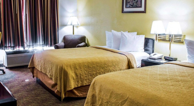 Четырёхместный номер Standard Quality Inn Rocky Mount near Event Center