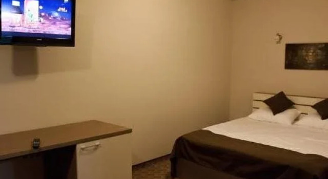 Hotel Bulevard, Varaa Hotelli Oradea 