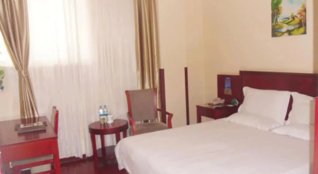 Двухместный номер Standard GreenTree Inn Bengbu Longhu Express Hotel