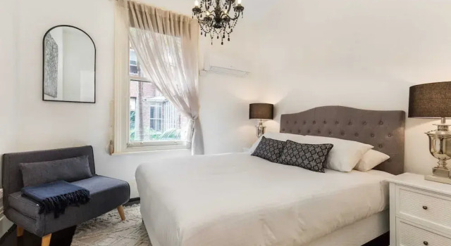 Апартаменты Cosy and Central City Studio Near Attractions