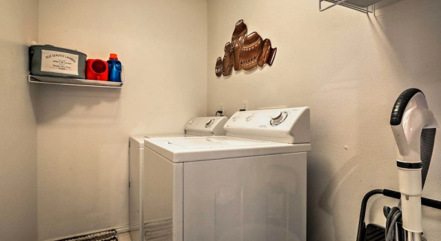 St. George Townhome w/ Patio - Near Natl Parks, Book Apartment St. George Zion National Park, near Thunder Junction All Abilities Park
