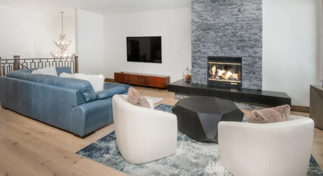 Highlands Slopeside #221 3 Bedroom Condo by RedAwning