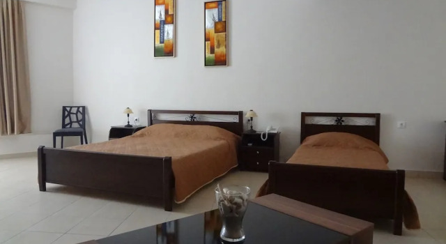 Номер Standard с балконом и с видом на сад Avra Beach Hotel