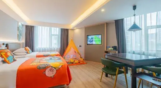 Люкс Business GreenTree Inn Express Hotel (Tongde Kunming Shopping Center Baiyun Road Subway Station)