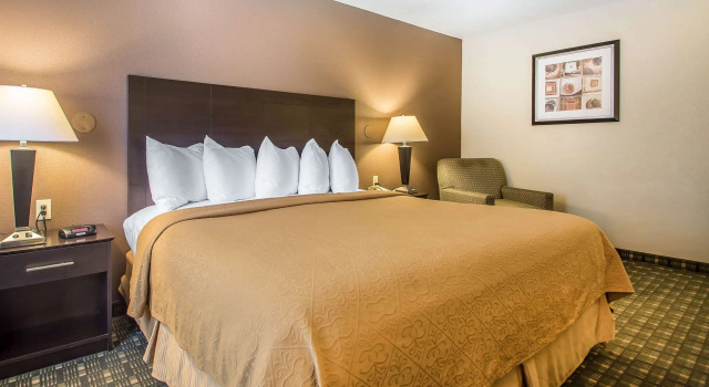 Двухместный номер Standard Quality Inn & Suites Decorah