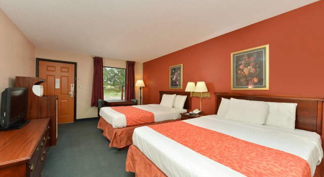 Четырёхместный номер Standard Americas Best Value Inn & Suites Sheridan
