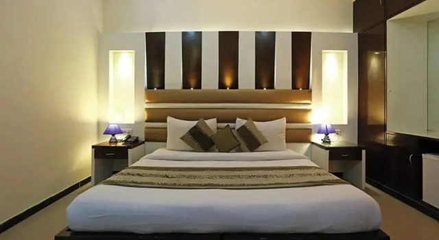Номер Deluxe с красивым видом из окна Hotel Star Plaza Paharganj