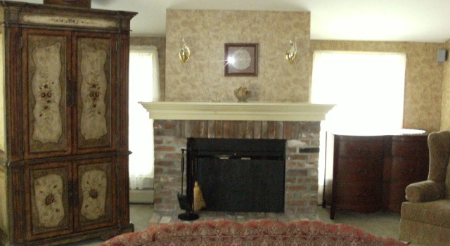 Laylas Riverside Lodge, Varaa Hotelli Hotellit New England uima-altaalla, Uima-allas