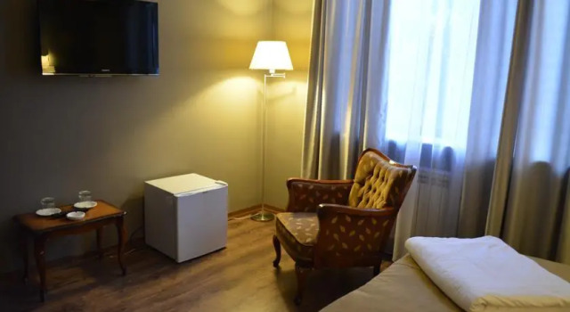 Three Rooms Hotel