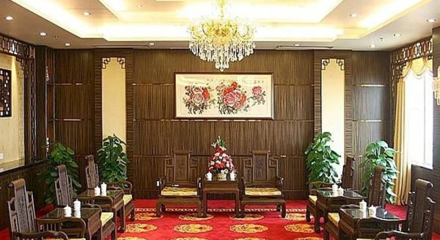 Golden Lotus Herton Seaview Hotel, Prenota Hotel Hotel a Haikou con piscina, vicino a Wanlv Park, Piscina