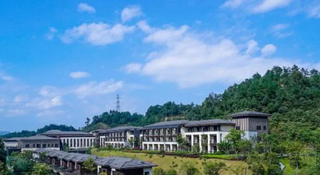 Nine Cloud Homestead Resort Hotel