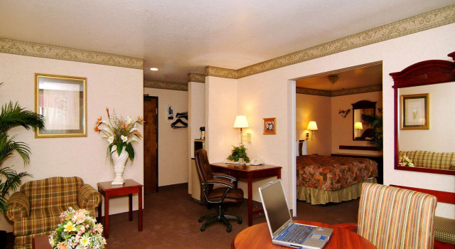 SureStay by Best Western Sunnyvale Silicon Valley, Забронировать Отель Отели Санта Клара с парковкой, Парковка