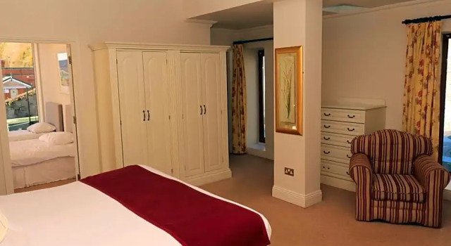 Номер Standard WatersEdge Hotel