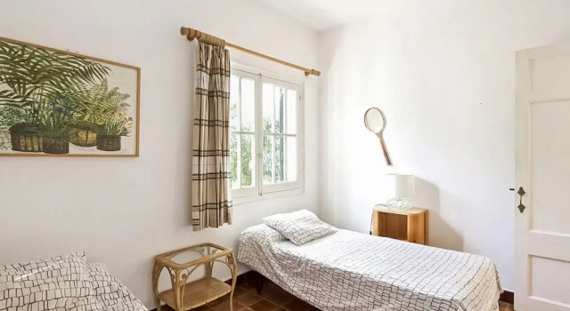 Villa Yannick, Book Villa Sommerhuse i Es Mercadal, Hytte