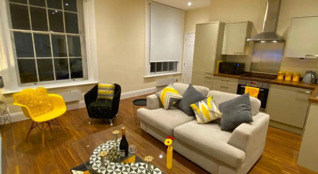 Апартаменты Luxury High Street Apartment