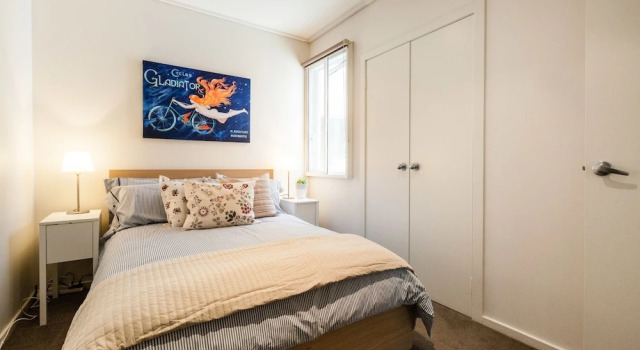 NAOMI, 2BDR South Melbourne Apartment, Book Apartment  