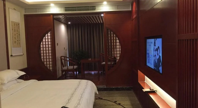 Mingshan Hotel, Boek Hotel Hotels in Chengdu met parkeren, Parkeren