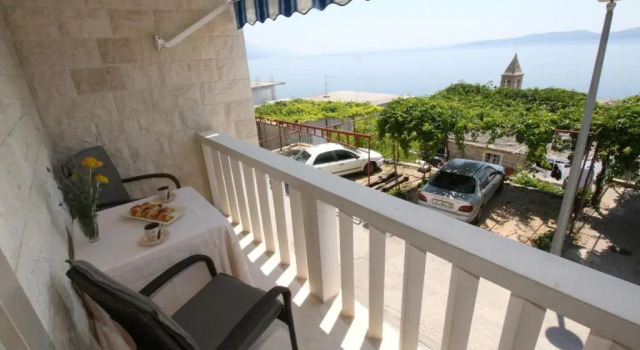 Villa Antonio, Book Villa Cottages in Split Region, Cottage